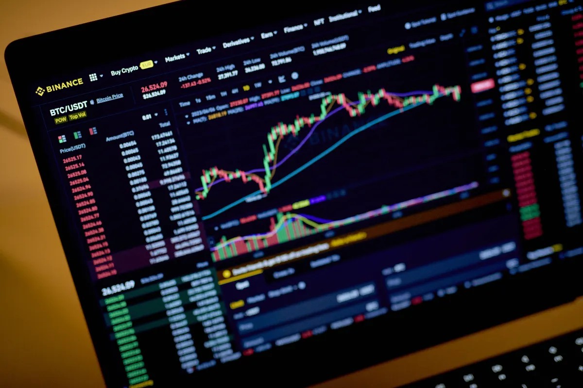 Binance pauses withdrawals as hackers suspected of stealing billions
