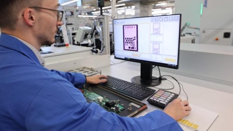 Siemens va Nvidia sun'iy intellekt yordamida platadagi nuqsonlarni aniqlaydi