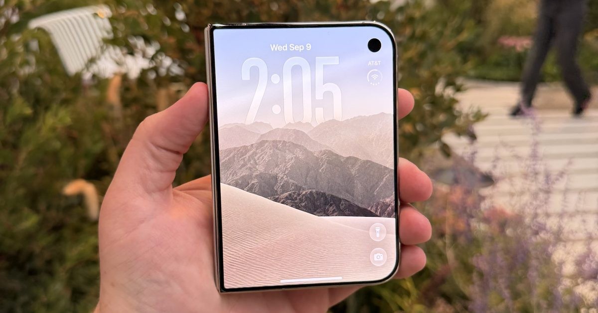 Apple Hardware VP shares insights on iPhone Duo durability and design