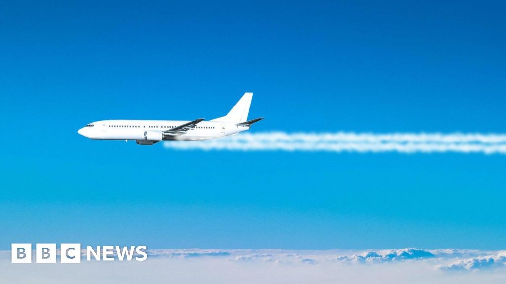 AI to help planes avoid climate-warming 'sky graffiti'
