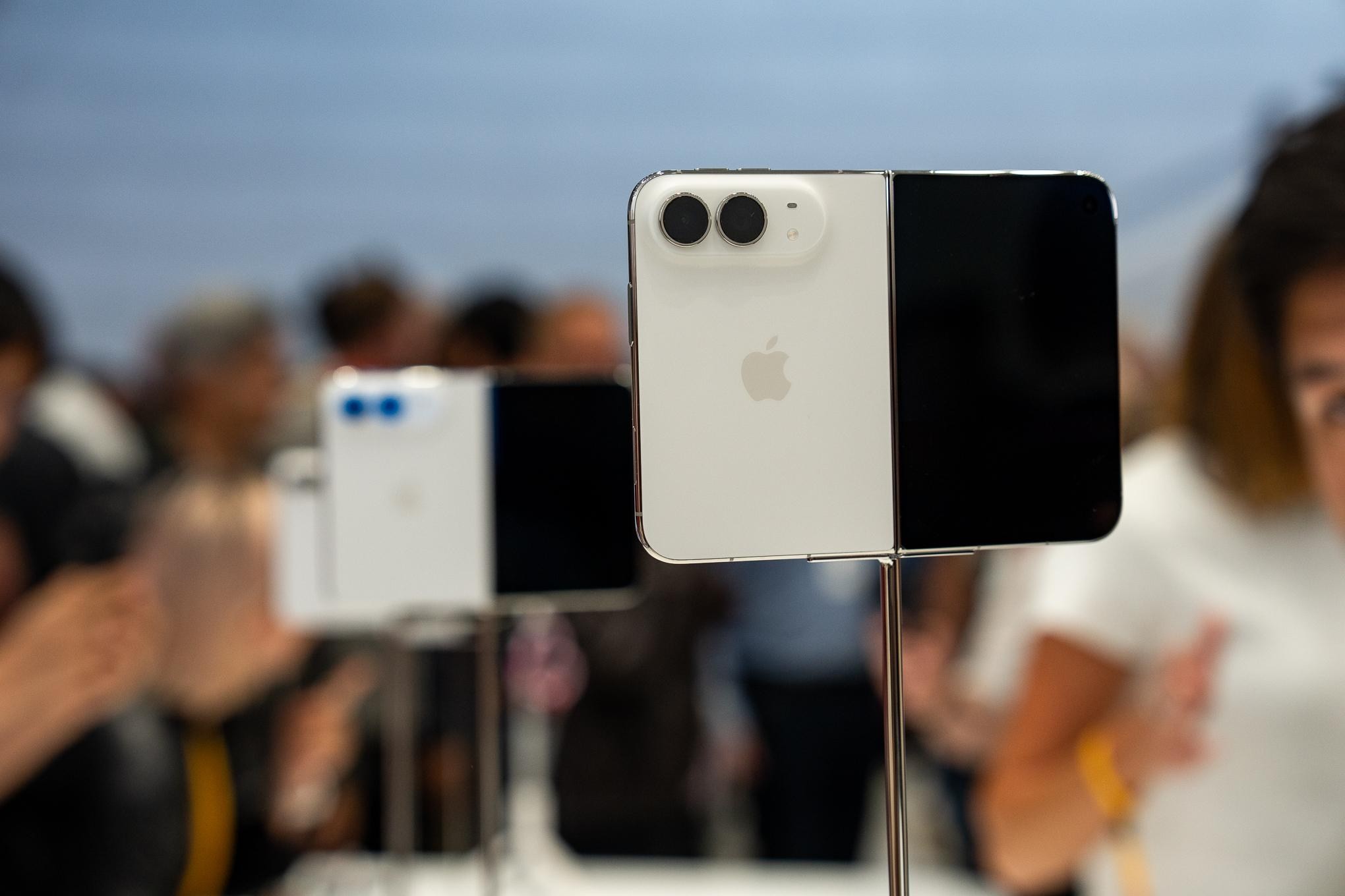 iPhone Duo: Apple’s First Foldable Smartphone