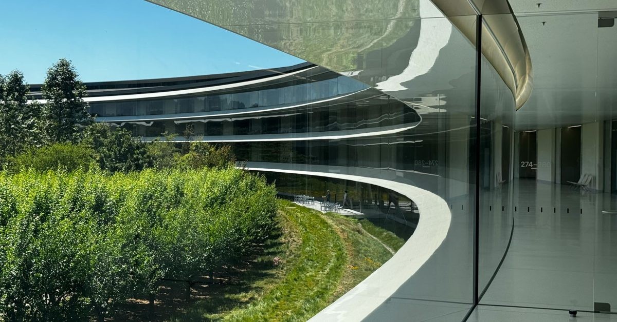 Россия обязала Apple и Microsoft хранить пользовательские данные и выдавать их по запросу