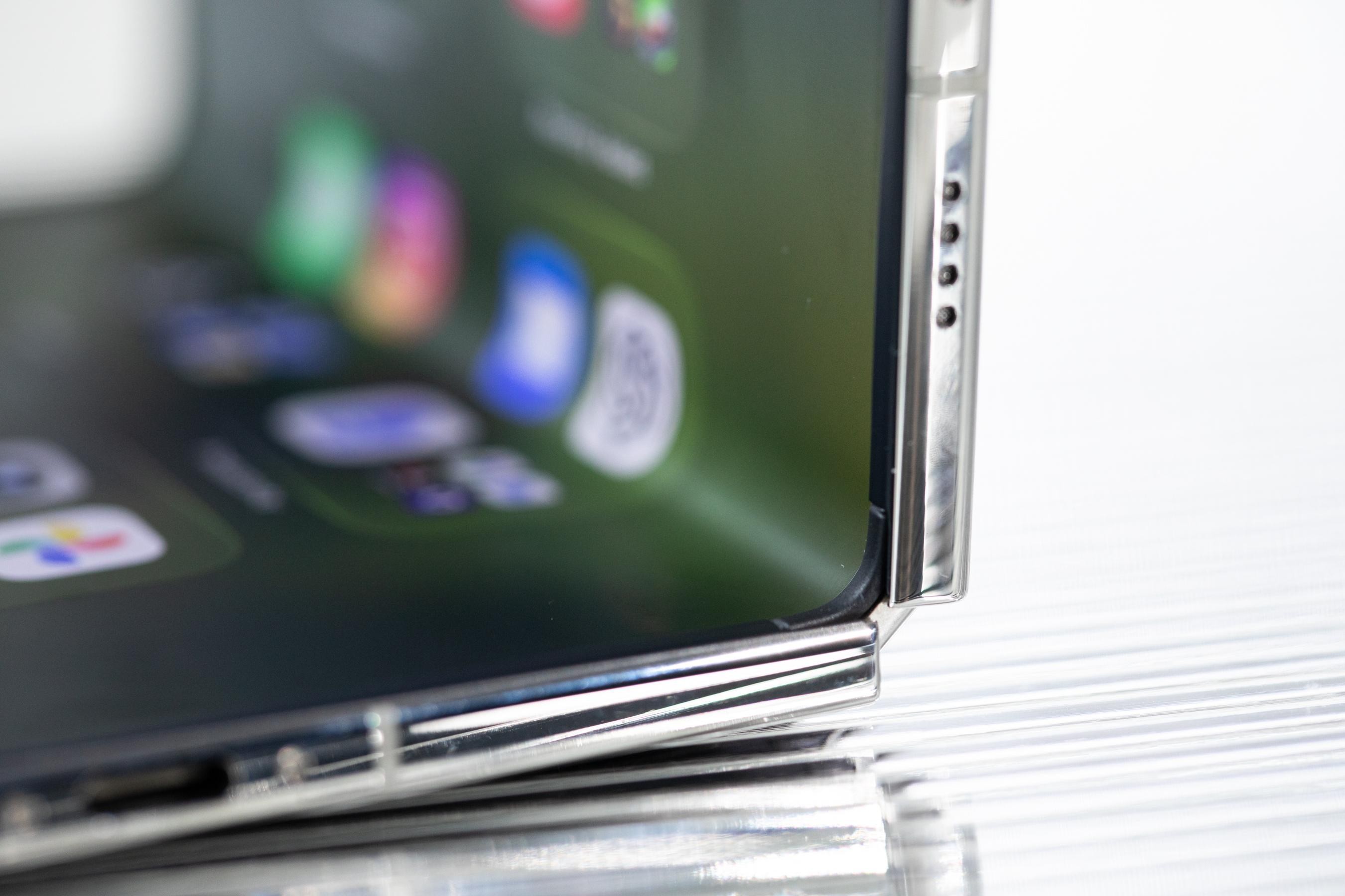 Apple warns of limited iPhone Duo stock for in-store purchases
